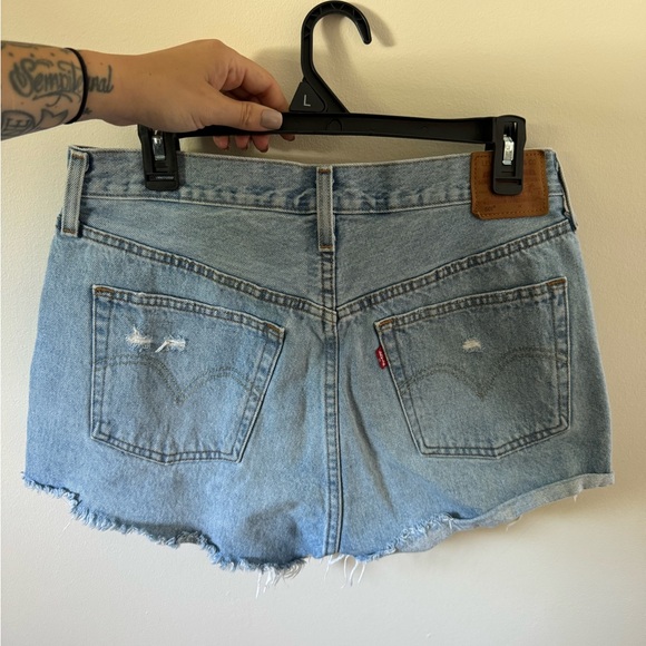 Levi’s 501 Denim Shorts - Picture 2 of 3